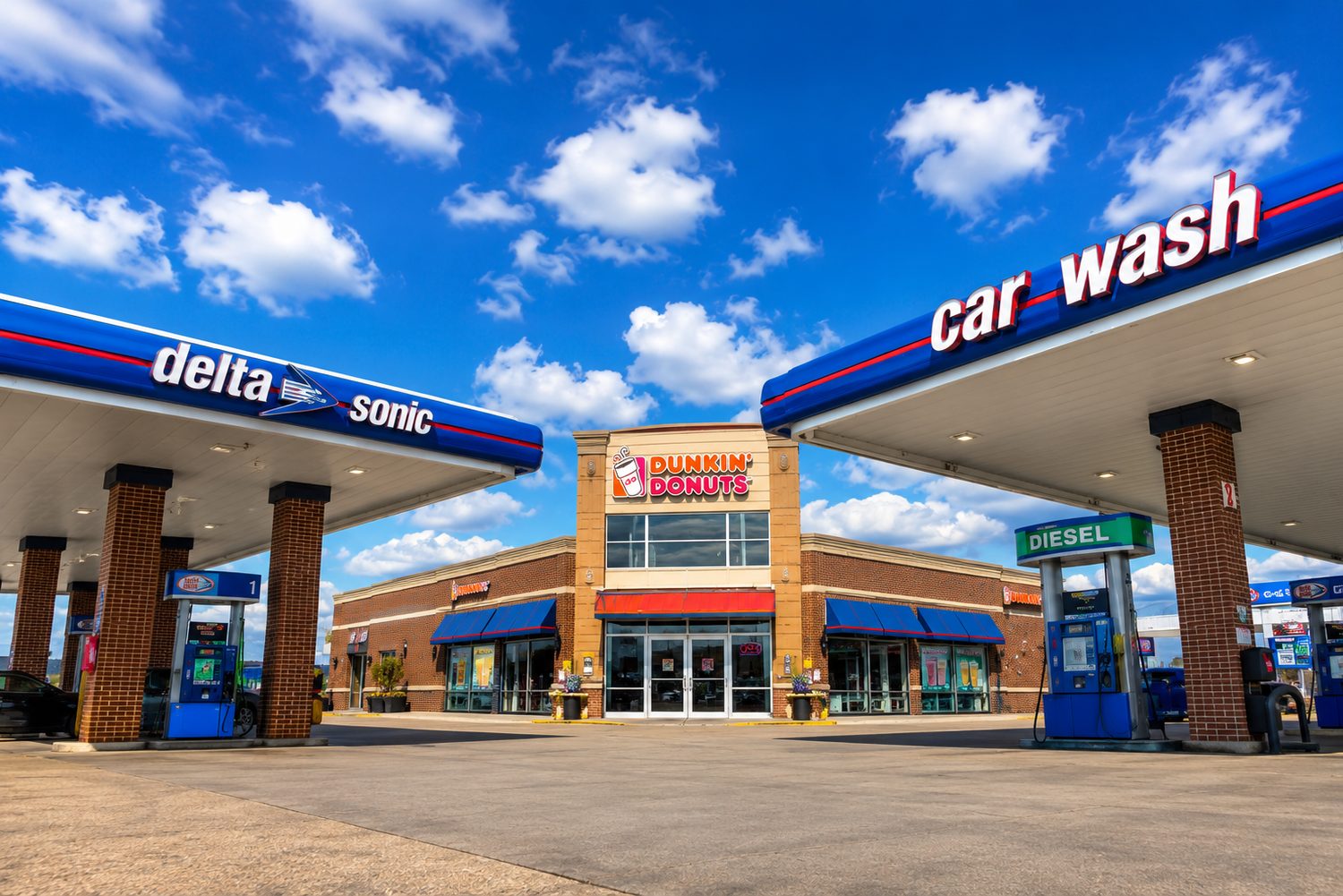 The Delta Sonic Dunkin' restaurant in Naperville